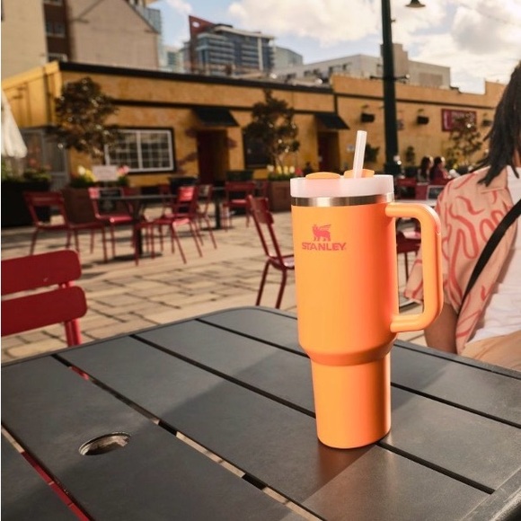 Stanley 40 oz. Quencher H2.0
FlowState Tumbler Goldenrod - Picture 5 of 6